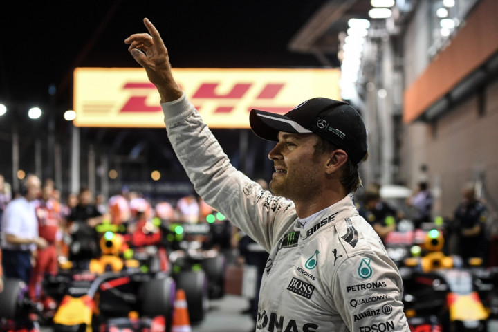 Nico Rosberg Pimpin Lomba GP Singapura, Vettel Start Paling Belakang
