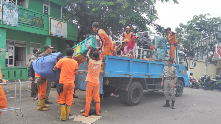 Tuntut Ganti Rugi, 51 KK Masih Bertahan di Bukit Duri