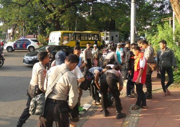 Suporter DKI dan Jawa Barat Diimbau Tak Kenakan Atribut