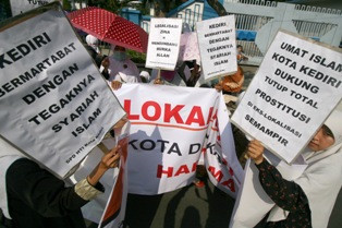 33 Lokalisasi Prostitusi Masih Beroperasi di Indonesia