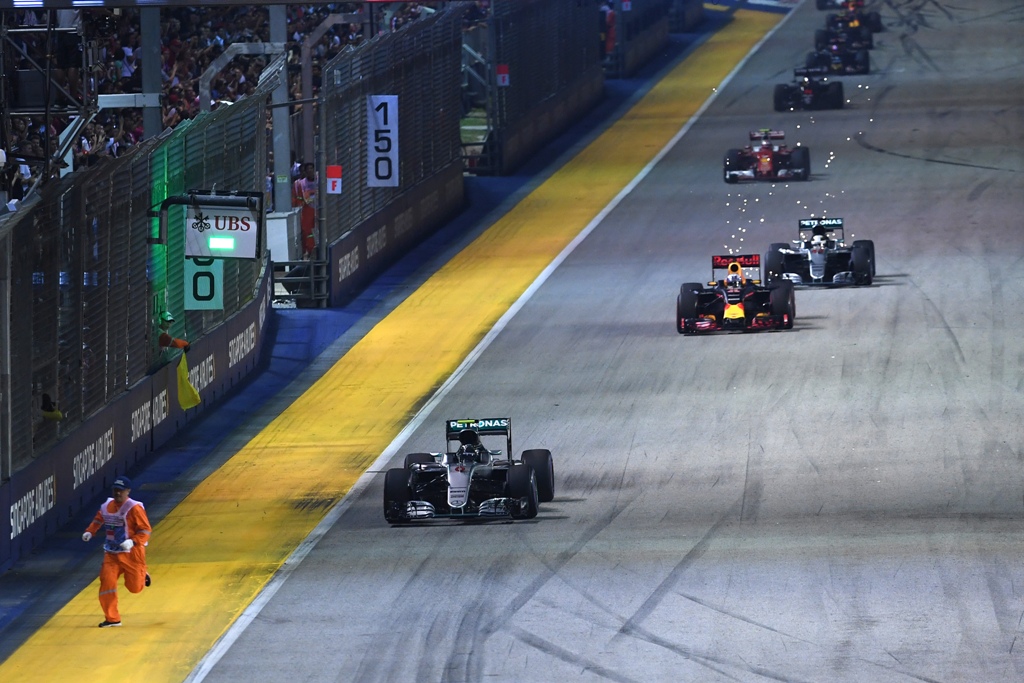 Marshall yang berada di lintasan GP Formula 1 Singapura (Mohd Rasfan / AFP)