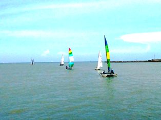 Atlet Layar PON 2016 Jajal Perairan Balongan