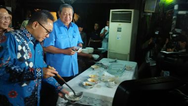 Penentuan Penantang Ahok-Djarot Dibuka dengan Makan Bakso