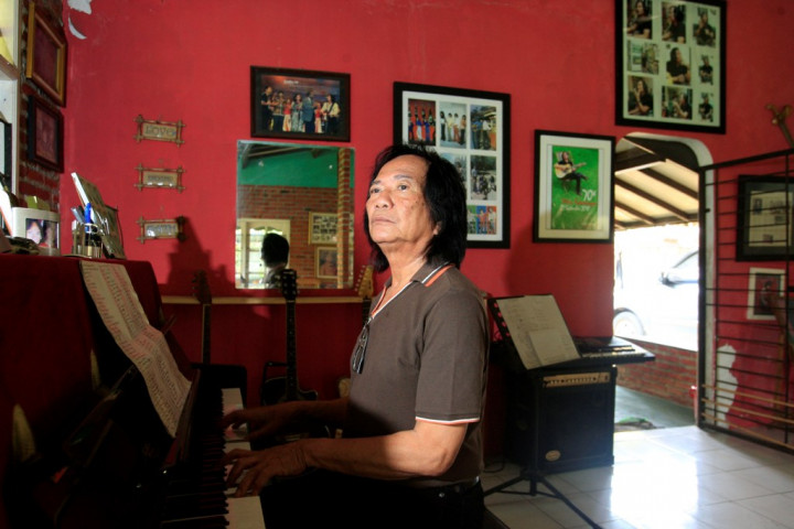 Penyanyi Tua, Balada Legenda Pop