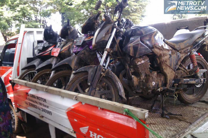 Honda Jabar Selamatkan Motor yang Kebanjiran di Garut