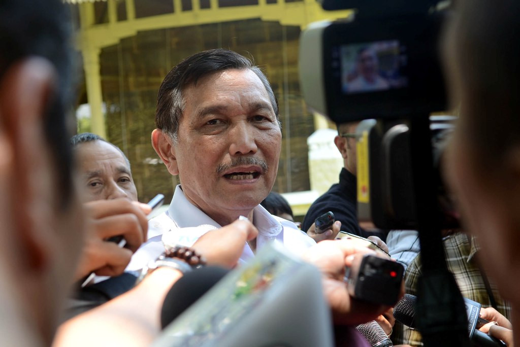 Menteri Koordinator Bidang Kemaritiman Luhut Binsar Panjaitan merangkap Plt Menteri ESDM. (FOTO: MI/Panca Syurkani)