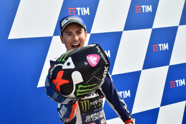 Jorge Lorenzo Tatap <i>Hattrick</i> di Aragon