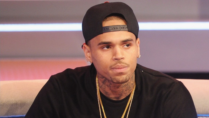 Dicekal, Chris Brown Batal Konser di Jepang