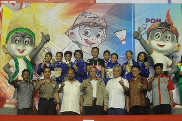 Jabar Berhasil Kawinkan Emas di Cabang Bulutangkis Beregu