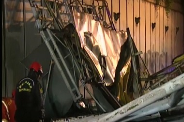 Mobil Tertimpa Atap JPO, Pengemudi Mobil sempat Menyelamatkan Diri