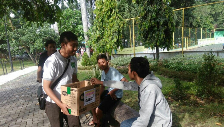 Bonek Jombang Galang Dana untuk Garut
