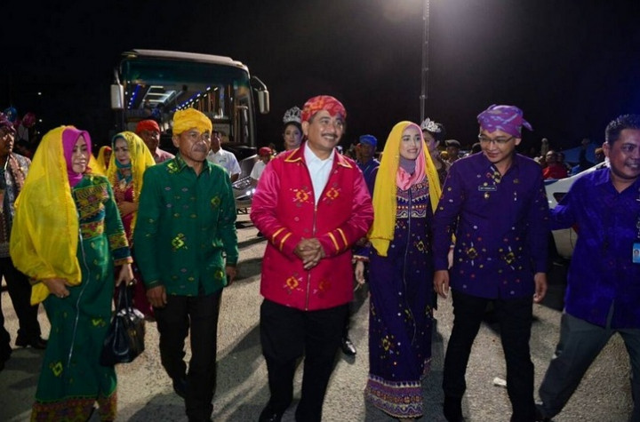 Menpar Arief Yahya Buka Festival Pesona Palu Nomoni 2016