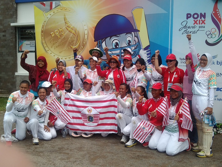 Tim Putri Kriket DKI Jakarta Raih Medali Emas