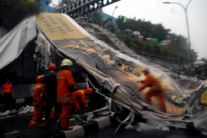 Ini Lokasi JPO di Jakarta yang Tertutup Papan Reklame