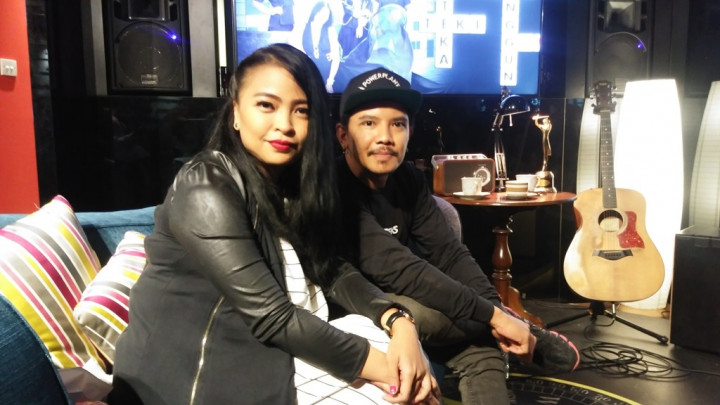 Teka Teki, Kolaborasi Kotak dengan Anggun C Sasmi