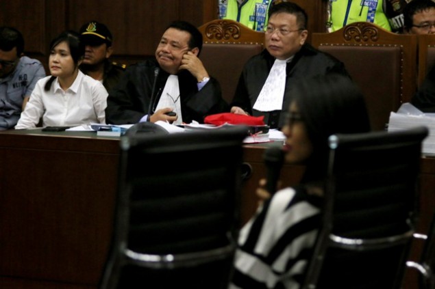 Jessica Kumala Wongso (kiri), menjalani sidang lanjutan di Pengadilan Negeri Jakarta Pusat. Foto: Antara/Rival Awal Lingga.