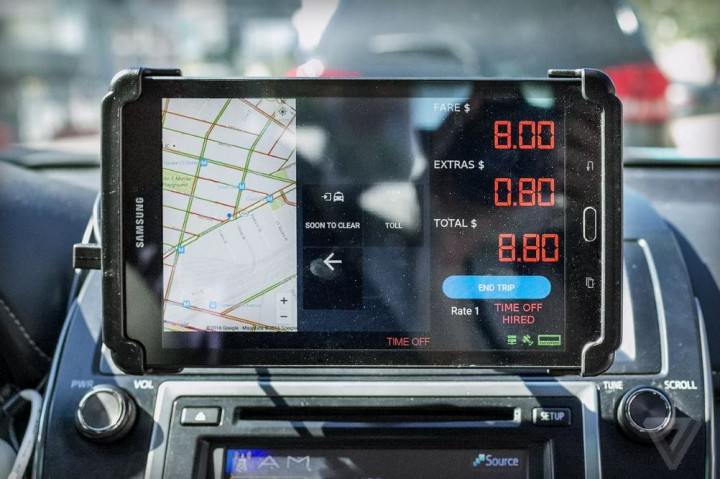 Demi Lawan Uber, Taksi Konvensional Kini Dilengkapi Gadget