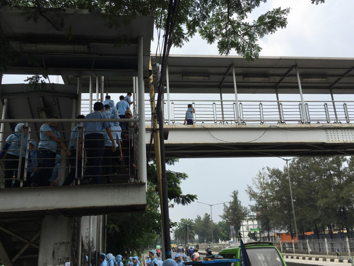 JPO Daan Mogot Rusak Sudah Setahun