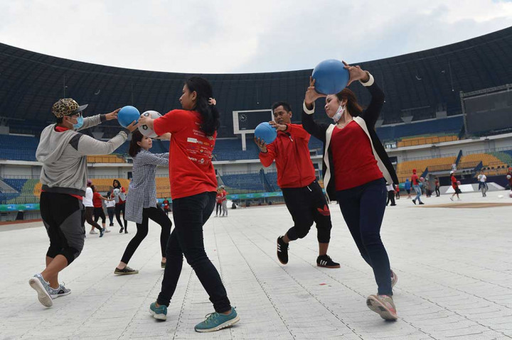 Penari Latihan Upacara Penutupan PON