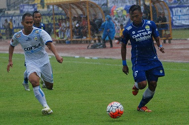 Warga Dapat Nonton Final Sepak Bola PON Gratis