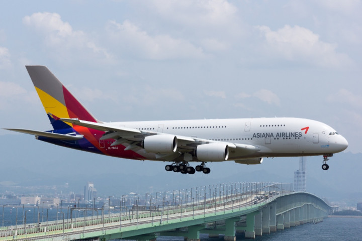Kargo Dipenuhi Asap, Penerbangan Asiana Airlines Putar Arah