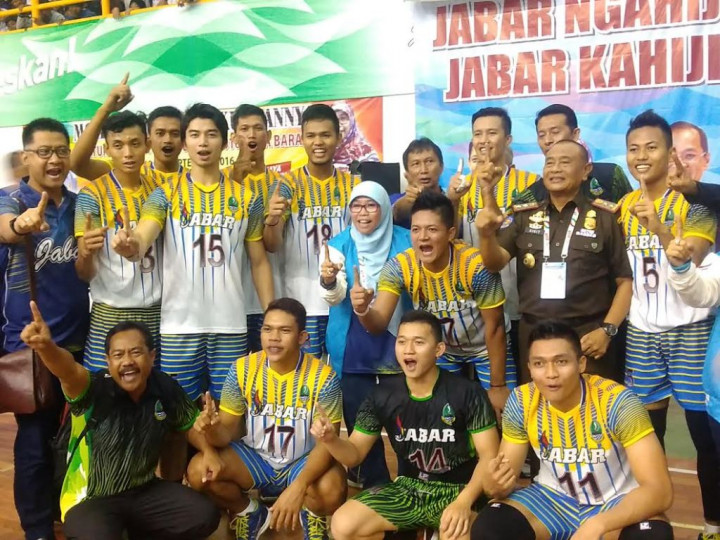 Raih Medali Perunggu, Tim Voli Putra Jabar Ukir Prestasi