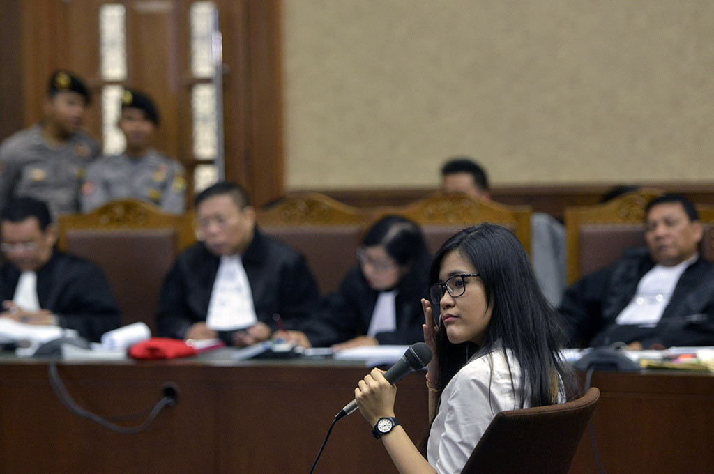 Terdakwa Jessica Kumala Wongso memberi keterangan dalam sidang ke-26 kasus tewasnya Wayan Mirna Salihin dengan agenda pemeriksaan terdakwa, Rabu (28/9/2016) -- ANT/Rosa Panggabean