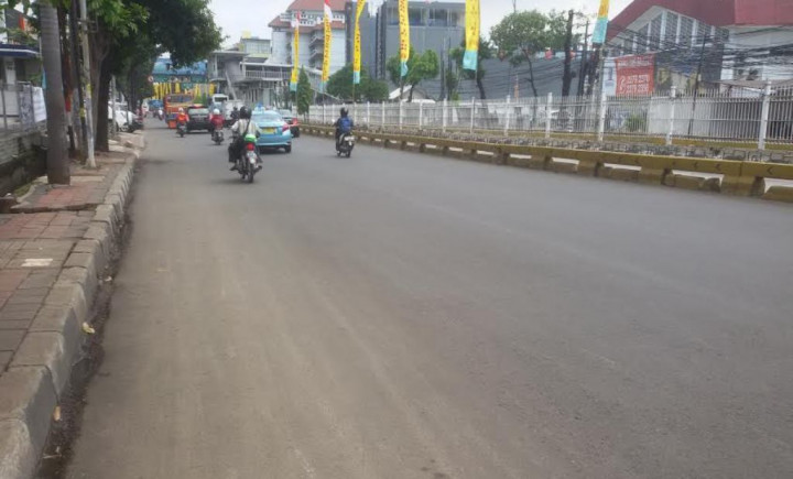 Jalur 'Neraka' Buncit Raya Sudah Minim Jalan Berlubang