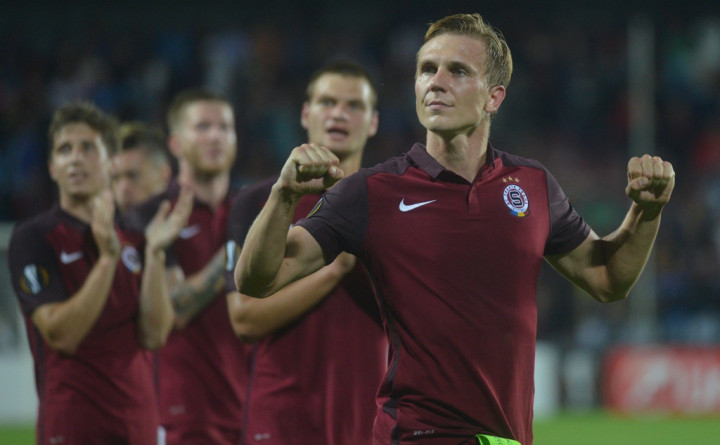 Ilustrasi Gol: Praha Borong Tiga Gol ke Gawang Inter