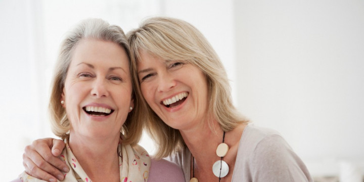 Tertawa Bisa Tingkatkan Kesehatan Orang Lanjut Usia