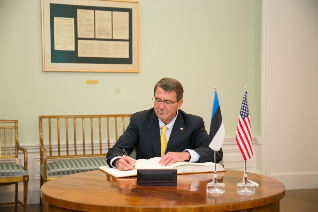 Menhan AS Ashton Carter (Foto: AFP)