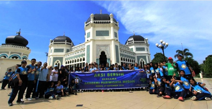 Peringati WTD 2016, Akpar Medan Gelar Aksi Bersih-bersih Destinasi