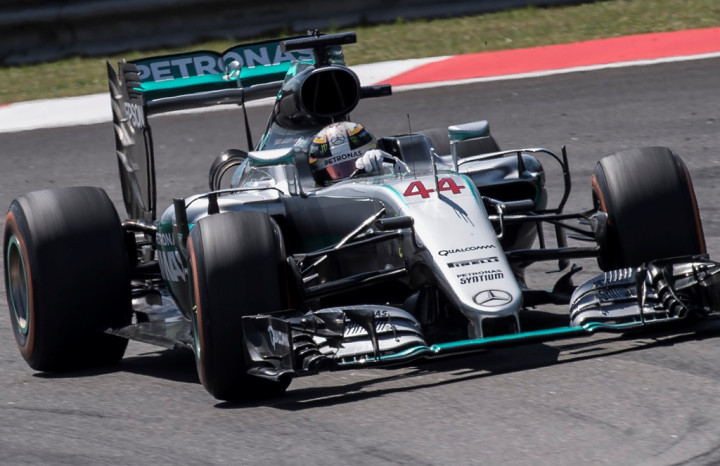 Giliran Lewis Hamilton Tercepat di FP 2