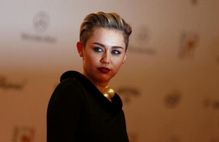 Woody Allen Puas Kerja Bareng Miley Cyrus