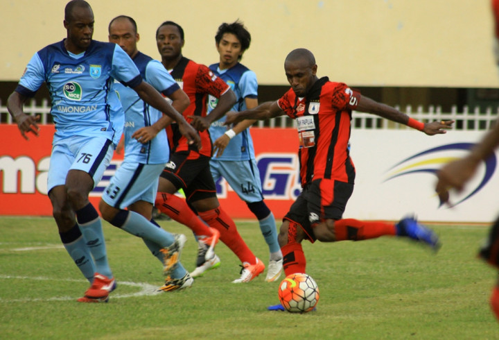Mengamuk, Persipura Gilas Persela di Stadion Mandala