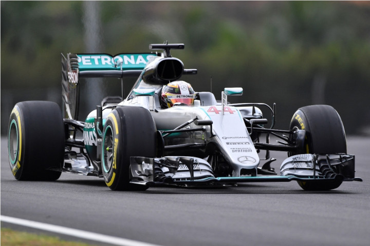 Lewis Hamilton Rebut Start Terdepan di GP Malaysia