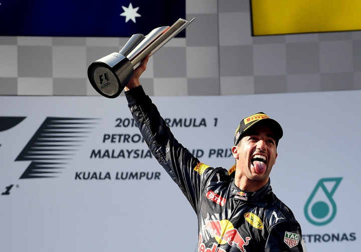 Mobil Hamilton Jebol, Ricciardo Juara di Sepang