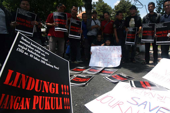 Jurnalis Gelar Aksi Keprihatinan Kekerasan Oknum TNI