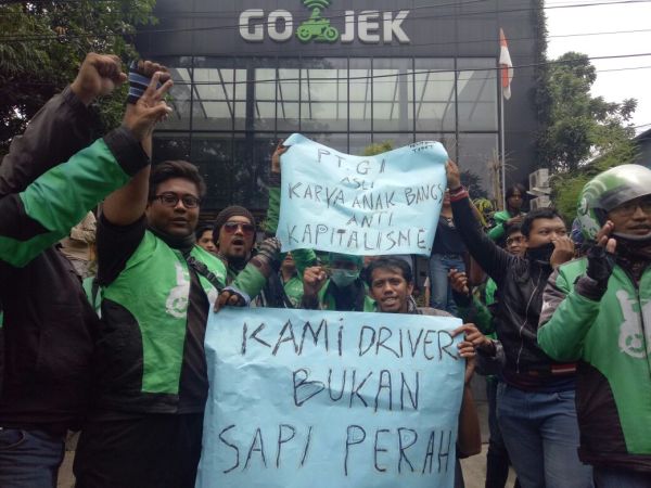 Go-Jek Drivers Hold Protest