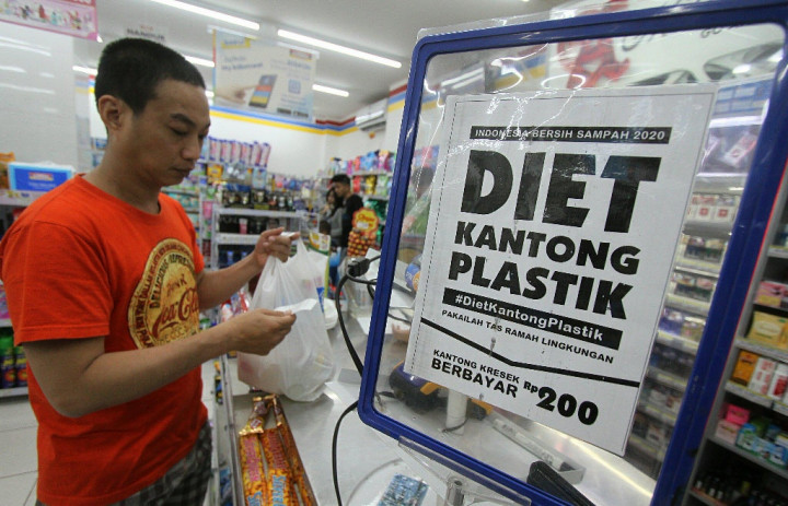 Aprindo Setop Kebijakan Plastik Berbayar, Ini Kata YLKI