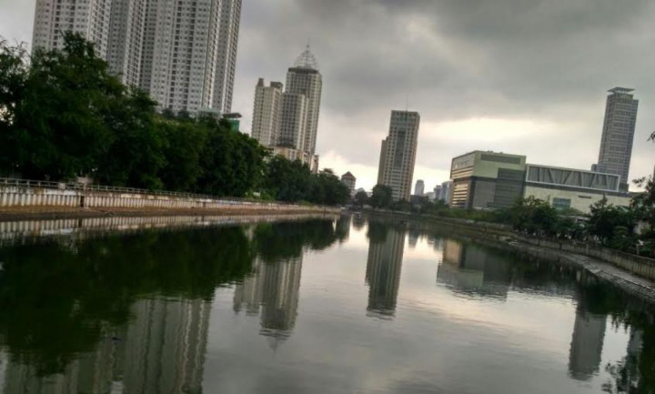 Menikmati Panorama Waduk Melati di Ujung Senja