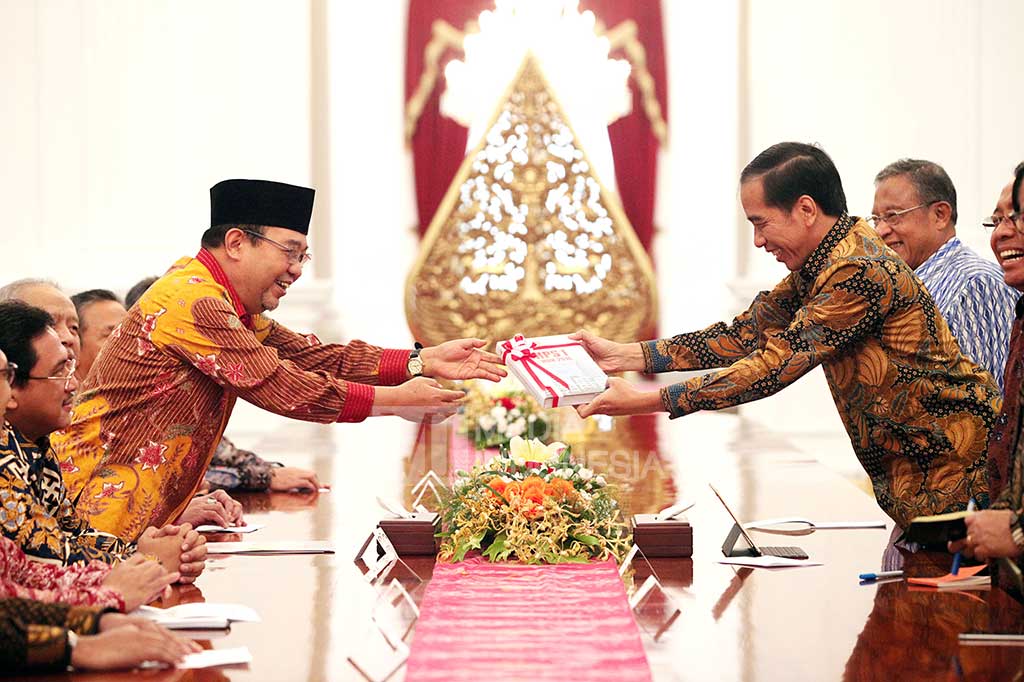 BPK Serahkan IHPS 1 2016 Kepada Presiden