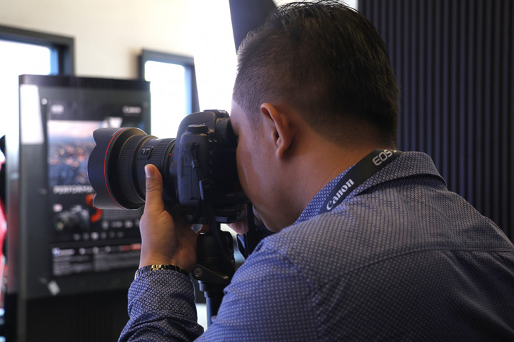 DSLR Mati Karena Mirrorless, Benarkah?