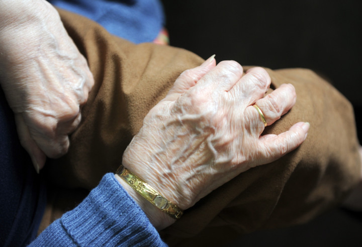 7 Tips to Take Care Alzheimer's Patient