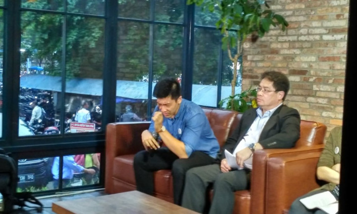 Tangis Arif Sumarko Kenang Mendiang Mirna