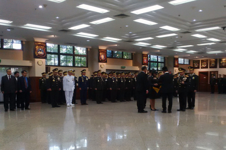 Kapolri Terima Bintang Bhayangkara Utama dari Presiden