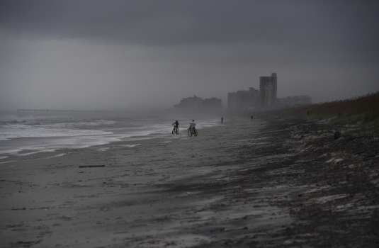 Badai Kuat Hantam AS, KJRI Houston Terus Pantau WNI