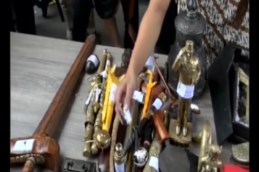 Barang bukti penipuan yang disangkakan pada Taat Pribadi, Metrotv