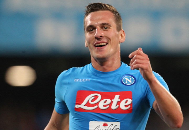 Arek Milik Bakal Absen Cukup Lama untuk Napoli