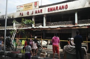 Pedagang Pasar Johar Mengeluhkan Kelambanan Pencairan Dana Bantuan